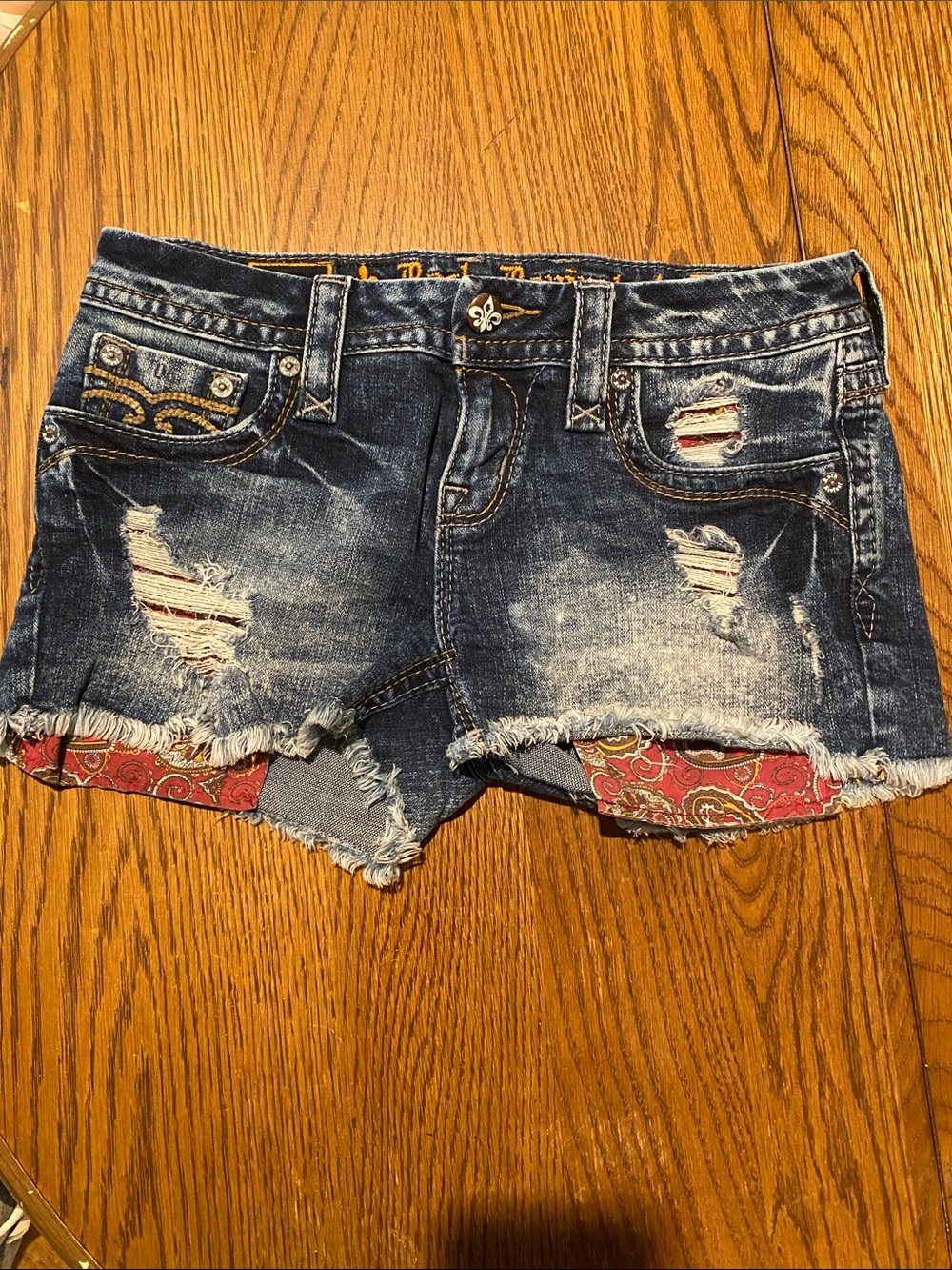 Rock Revival Distressed Denim Shorts with Red Bandana Accents size 28
J-1